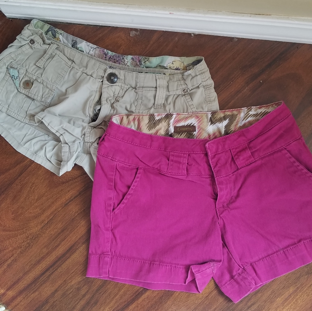 2 pairs of shorts